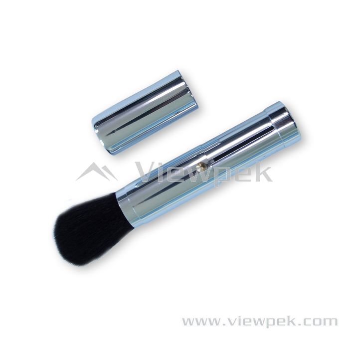  Retractable Powder Brush- C8100A01